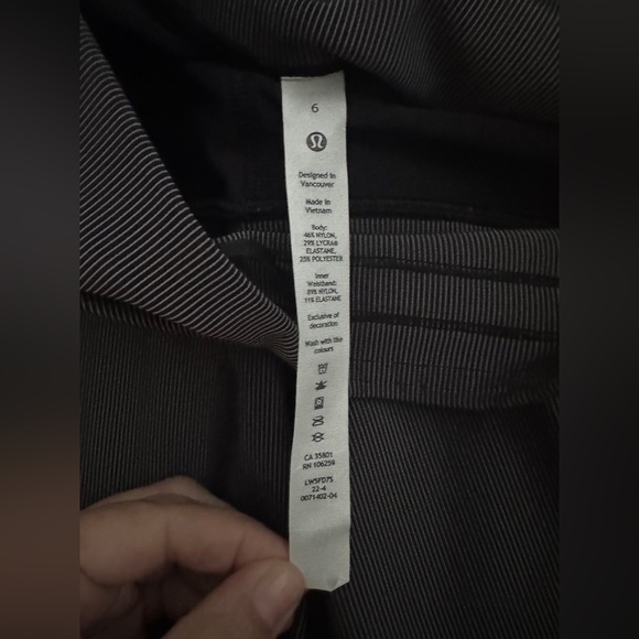 Lululemon Base Pace High-Rise Tight 25" *Two-Tone Ribbed in
Black / Gull Grey - Picture 5 of 8